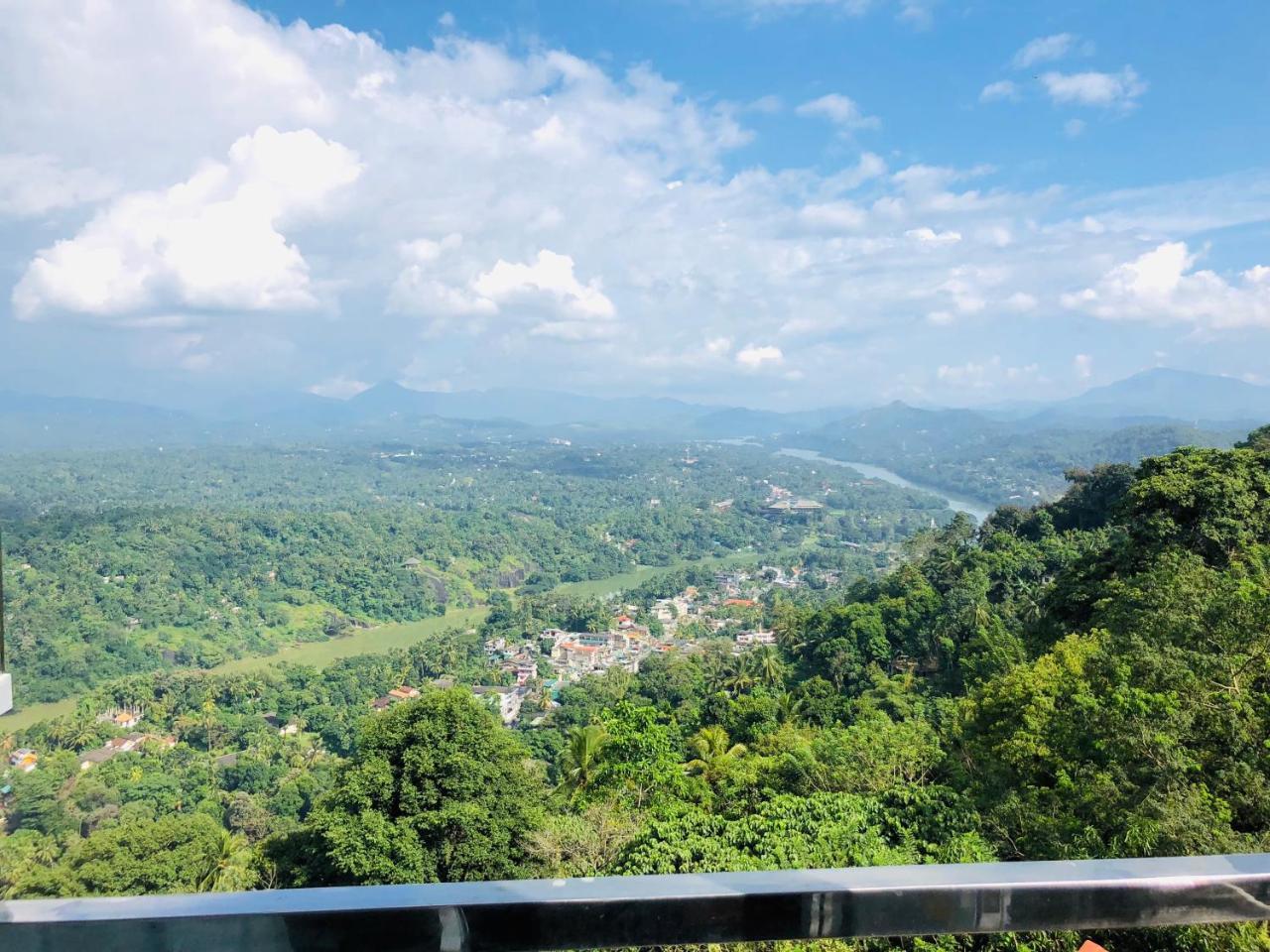 Mount Blue Kandy Hotel Exterior foto